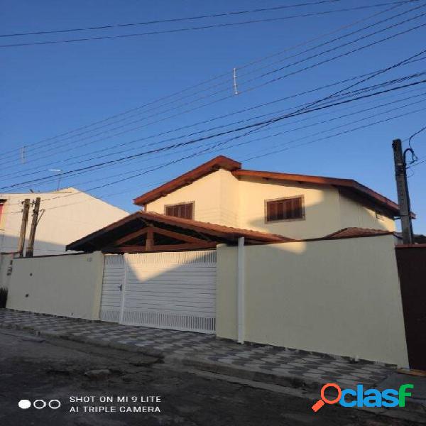 Sobrado com 3 dormitórios à venda, 219 m² por R$