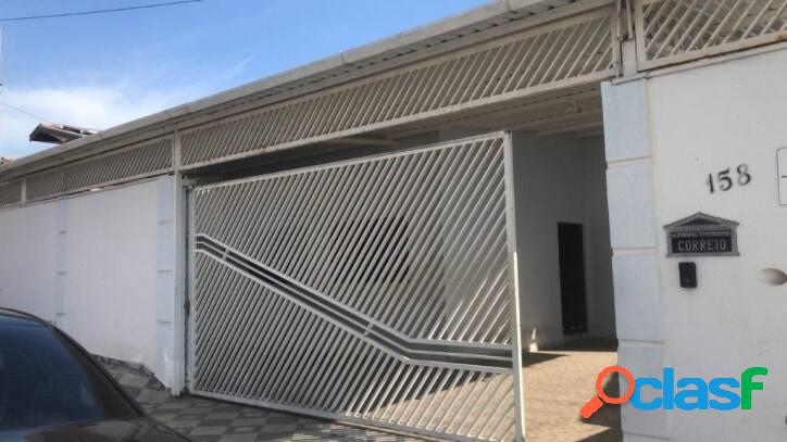 Sobrado com 3 dormitórios à venda, 270 m² por R$ 900.000