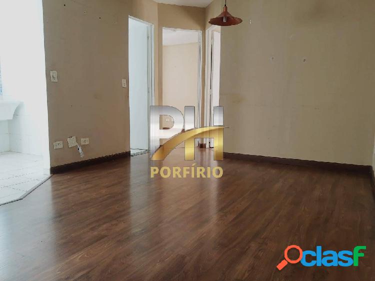 Apartamento 44m² com sacada, 2 dormitórios, 1 vaga