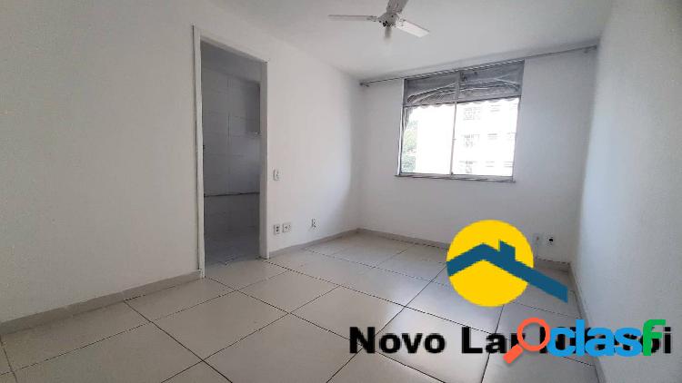 Apartamento com 2 dormitórios à venda, 54 m² por R$