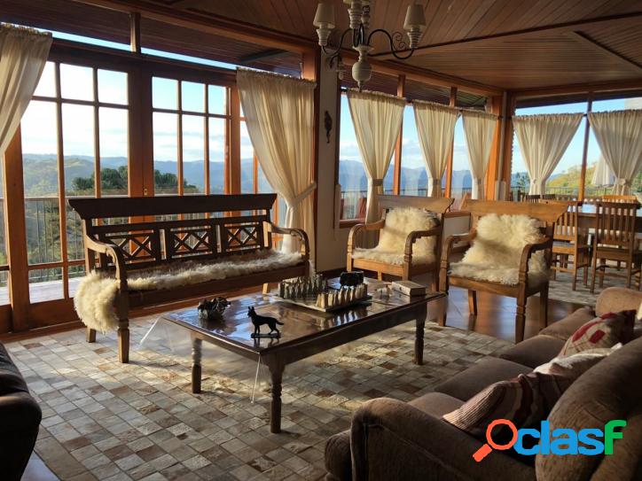 Casa com 5 Suítes para alugar - Campos do Jordão/SP