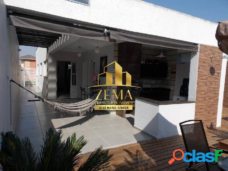 Sobrado condominio com 03 dms, sendo 02 sts, piscina,