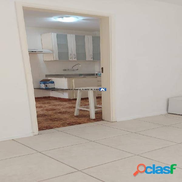 Apartamento Reformado p/ VENDA - 68m², 2 dormitórios, 1