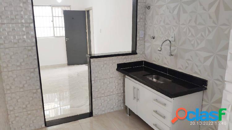 Apartamento de 2 dormitórios reformado na Guilhermina