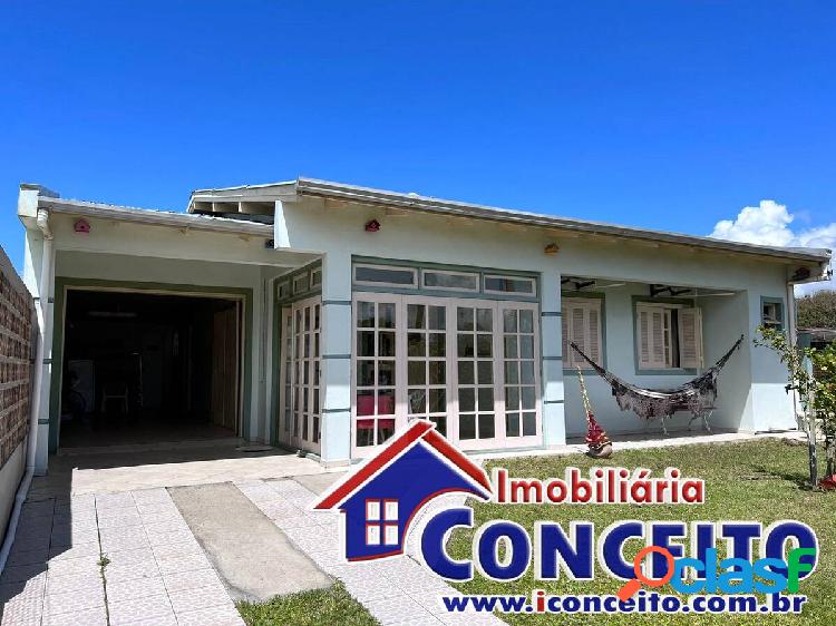 C758 - Ótima residência com 3 dormitórios localizada no