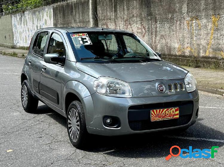 FIAT UNO VIVACE CELEB. 1.0 EVO F.FLEX 8V 5P CINZA 2013 1.0