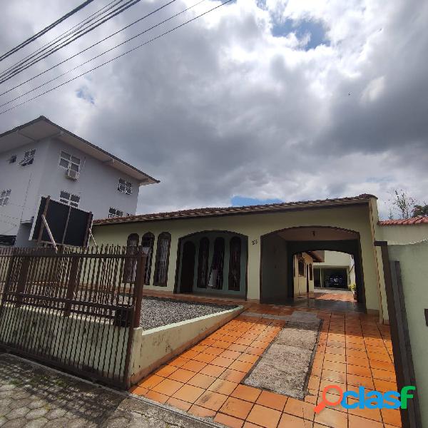 Casa à venda em Joinville, bairro Saguaçu
