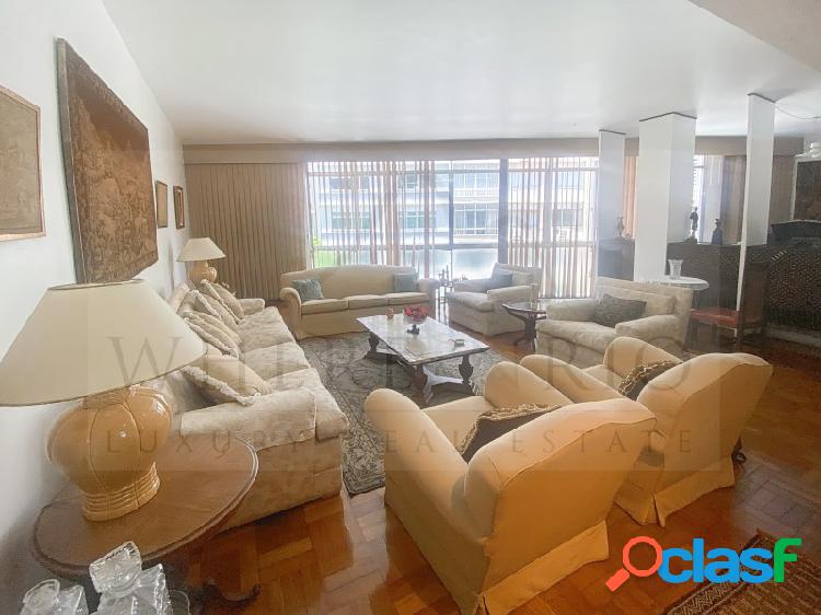 Lindo apartamento com sala ampla à venda em Ipanema