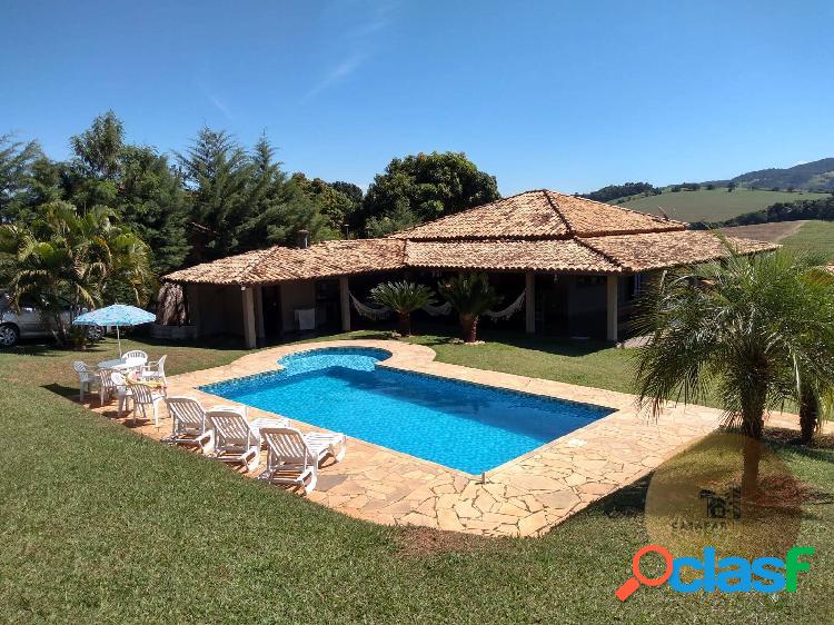 Maravilhosa Chácara com Piscina, Mobiliada 1.200m², com