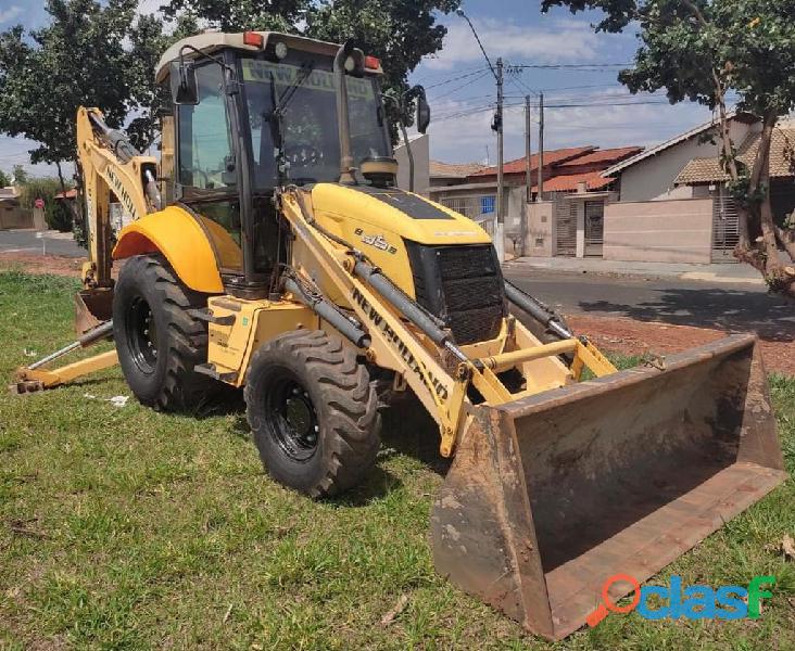 Retroescavadeira New Holland B95B