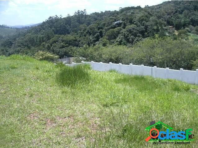 Terreno de 540m² topografia em declive à venda no Gênesis