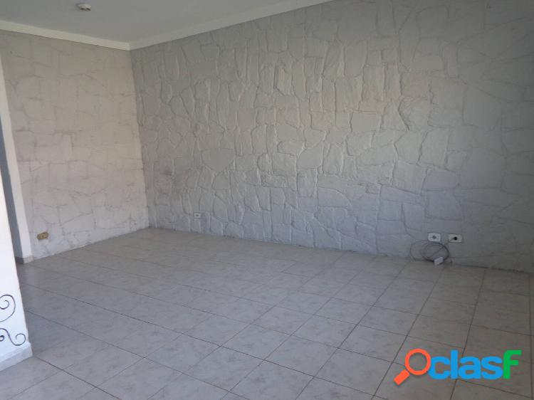 CASA PARA LOCAÇÃO DEFINITIVA.