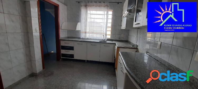 Ótima casa com 2 dormitórios entre Água Rasa e Alto da