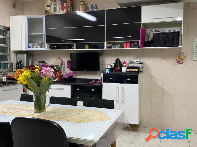 Casa VENDA 261m², 3 dorms, 1 suíte com Hidro - 4 vagas -