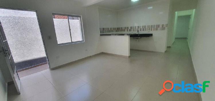 Casa com 3 dormitórios para alugar, 80 m² por R$