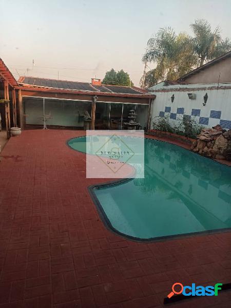 Casa com 3 quartos e piscina no Setor Jardim Presidente -
