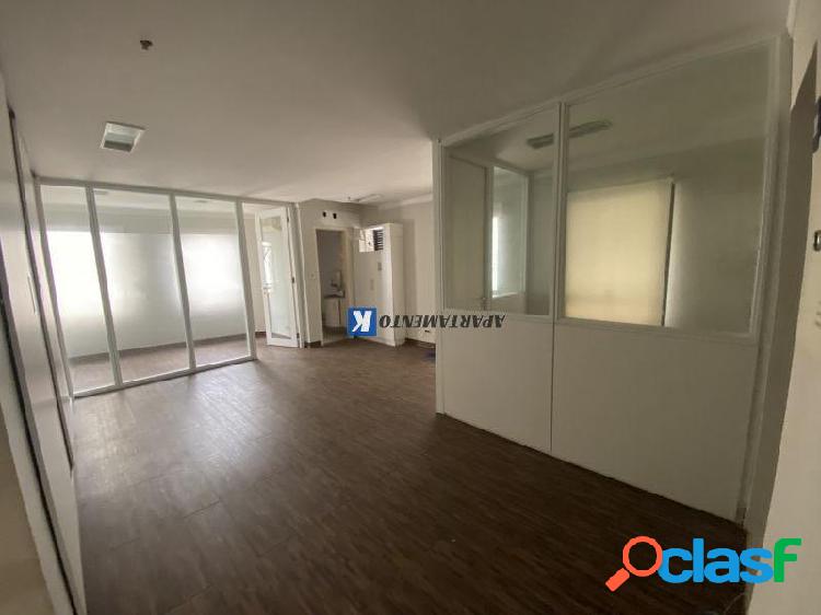 Sala Comercial LOCAÇÃO - 44m², 2 Banheiros, 1 Vaga, Ar