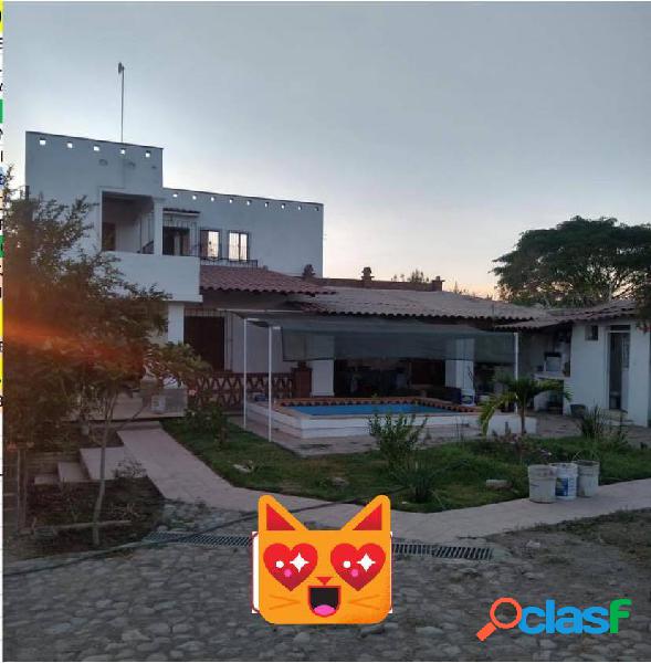 BELLISIMA CASA EN EL CHIVATO COLIMA, CERCA DE LA CARRETERA