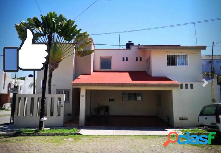 BONITA CASA EN VENTA COLONIA JARDINES VISTA HERMOSA COLIMA