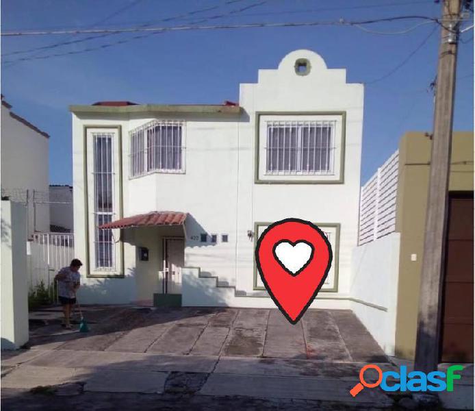 BONITA CASA EN VENTA EN LOMAS DE CIRCUNVALACION (ZONA