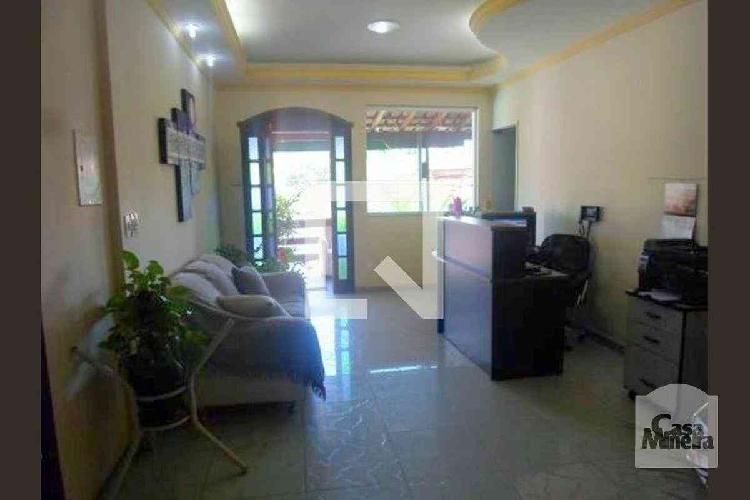 Casa, Cachoeirinha, 5 Quartos, 4 Vagas, 1 Suíte