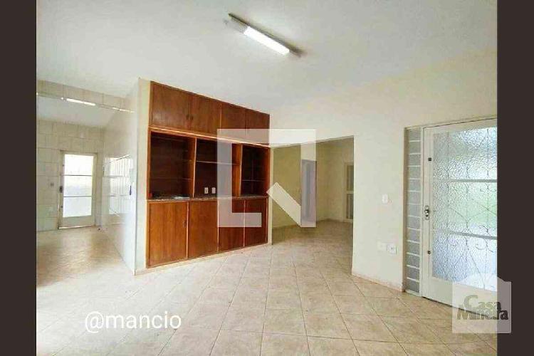 Casa, Santa Efigênia, 3 Quartos, 6 Vagas, 0 Suíte