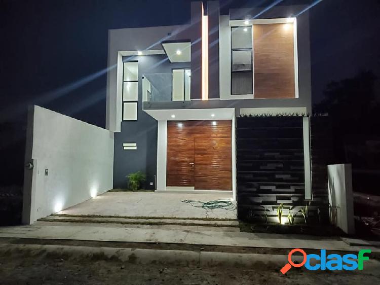 EN VENTA HERMOSA RESIDENCIA UBICADA AL NORTE DE LA CIUDAD DE