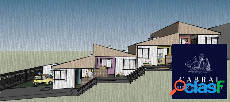 OPORTUNIDADE! Casa geminada linear de 2 quartos no bairro