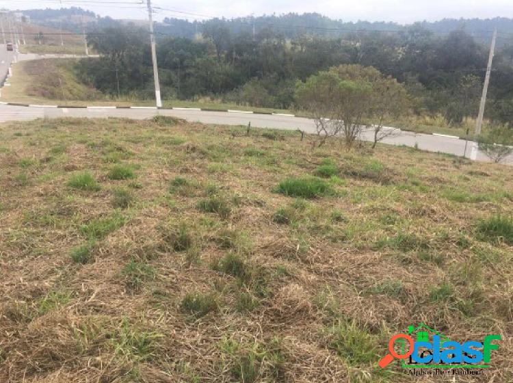 Lote em leve aclive sem vizinho de frente no Reserva Santa