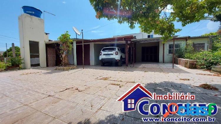 C781 - Residência com 3 dormitórios localizada no