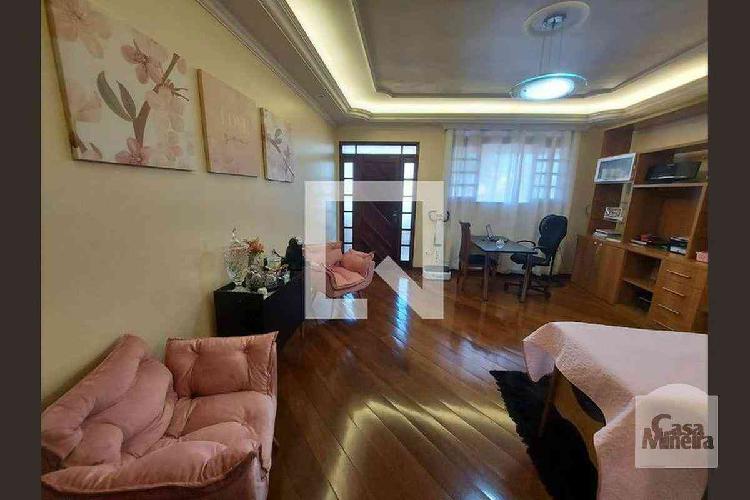 Casa, Castelo, 4 Quartos, 4 Vagas, 1 Suíte