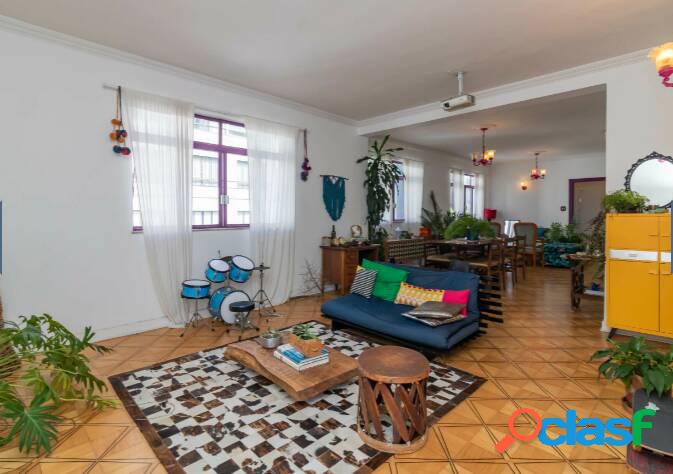 VENDE-SE APARTAMENTO COM 180m2 DE ÁREA ÚTIL - BELA VISTA