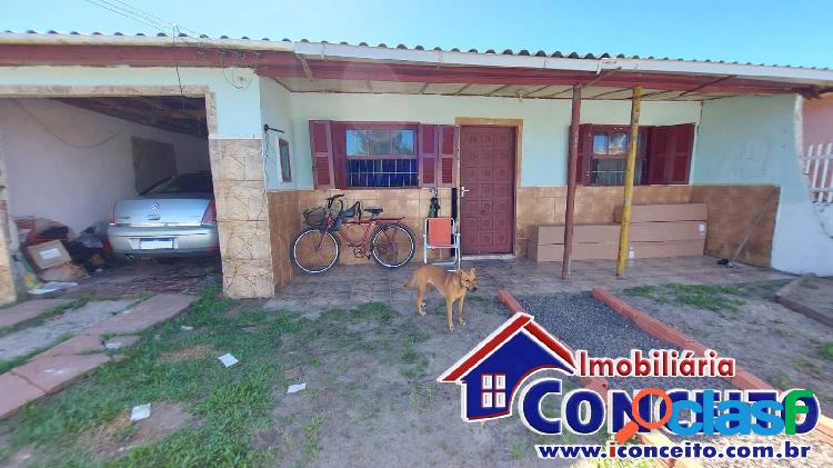 C785 - Residência em ótima localização no balneário