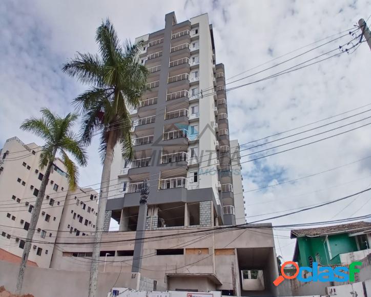 Apartamento 2 dormitorios - Centro - 70M da praia.