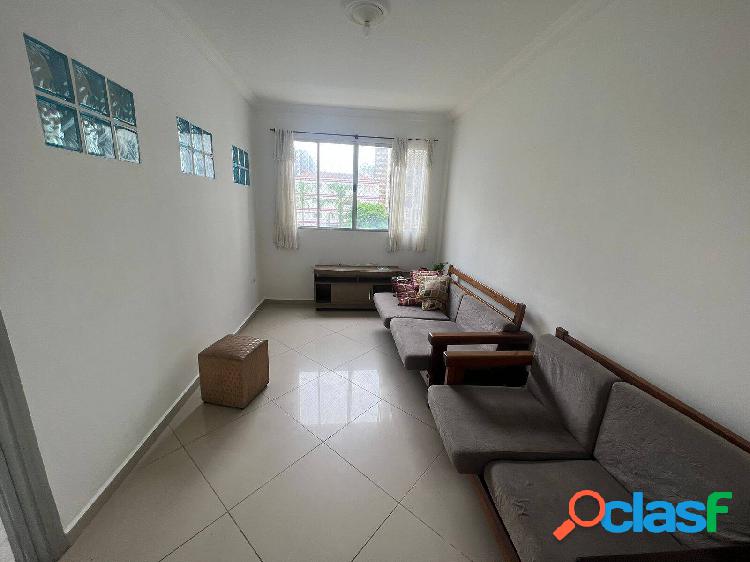 Apartamento de 3 dormitórios na quadra da praia -