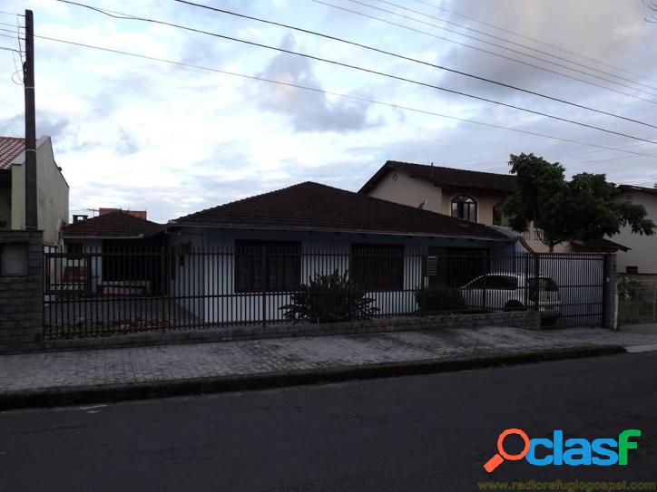 Casa - Padrão, para Venda em Joinville/SC