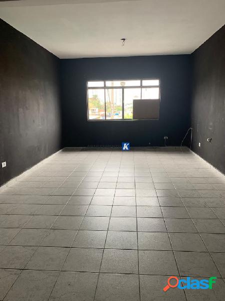 Sala Comercial - LOCAÇÃO - 45m² - com banheiro - Piso