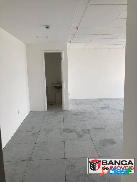 Sala comercial 47 M² na Leopoldina!