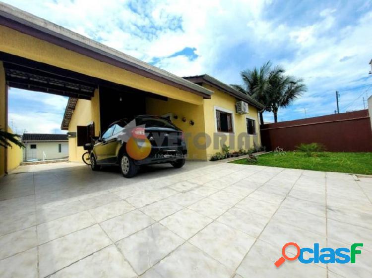 Casa com 4 dormitórios à venda, 180 m² por R$ 680.000,00