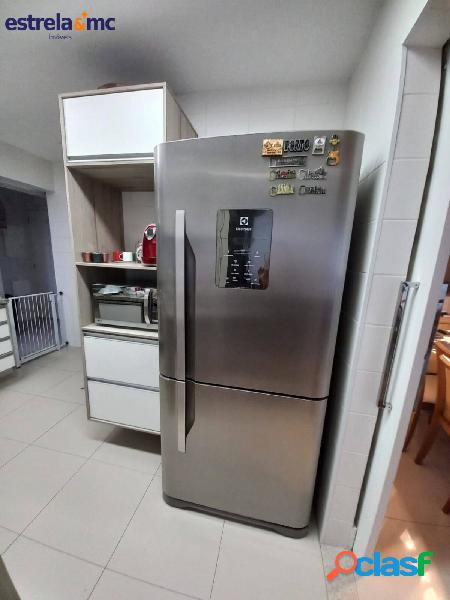 Apartamento com 3 suítes e 2 vagas cobertas, condomínio