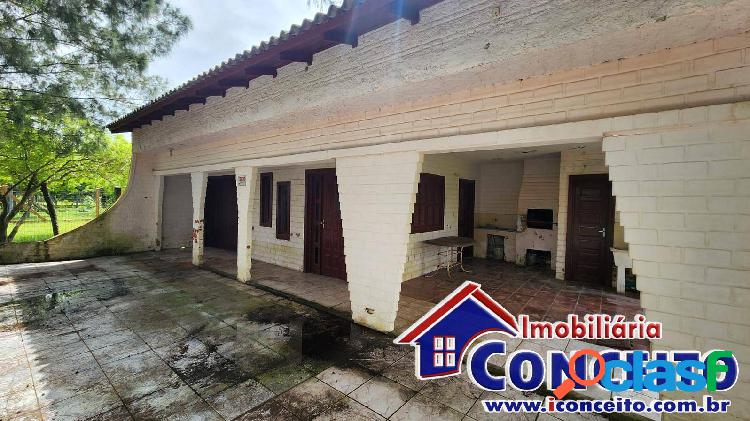 C791 - Residência com 2 terrenos no Centro de Mariluz