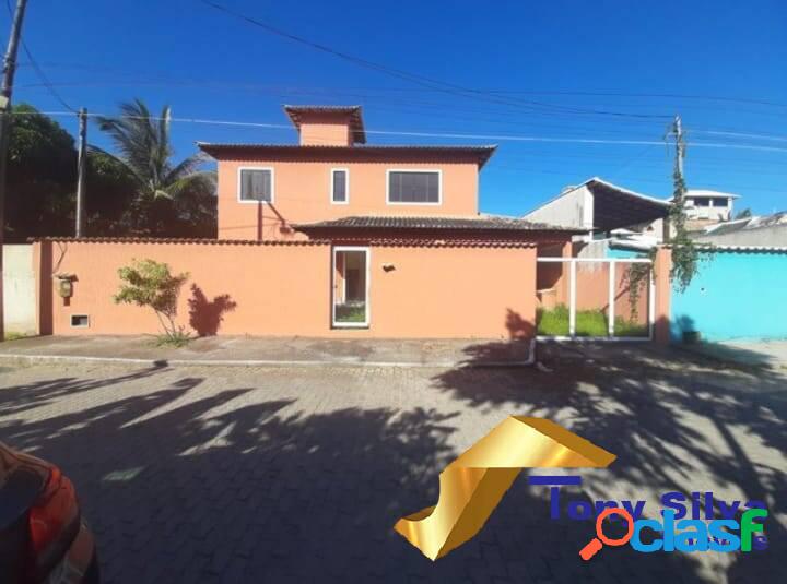 CASA COM 3 QUARTOS EM CONDOMINIO