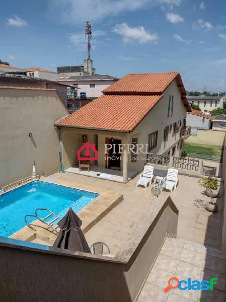 Sobrado maravilhoso com piscina, área de lazer,