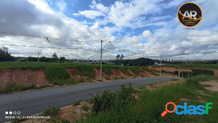 Terreno com bonita vista em Várzea Paulista.