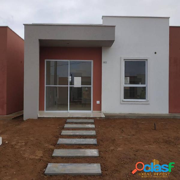 Casa de 3/4 sendo uma suíte em Condomínio fechado - Bairro