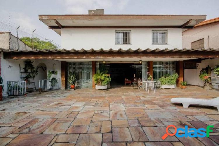 Casa de Alto Padrão à venda em Alto de Pinheiros - São