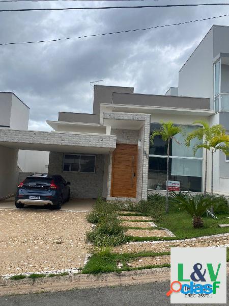 Linda casa em Condominio