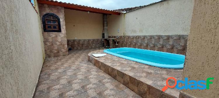 Casa com 3 dormitórios, 2 suítes, piscina em Mongaguá R$