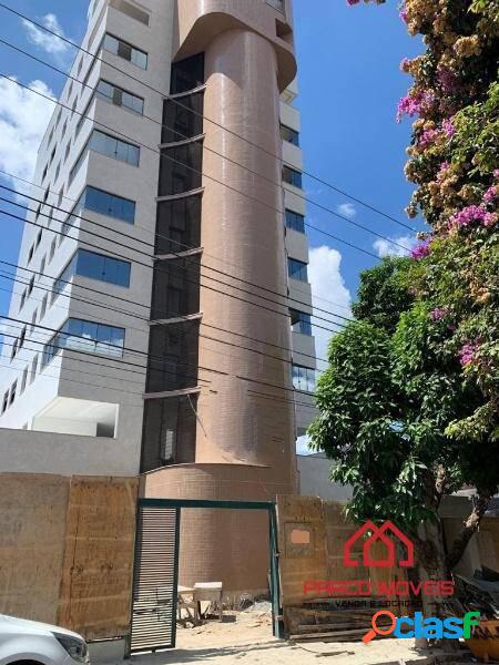 Área privativa nova com 03 quartos a venda no Prado