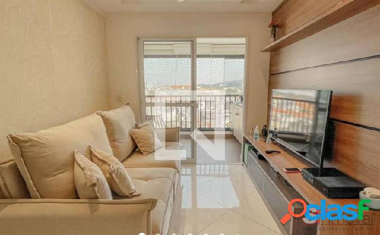 Apartamento com 2 Quartos e 1 banheiro à Venda, 63 m²